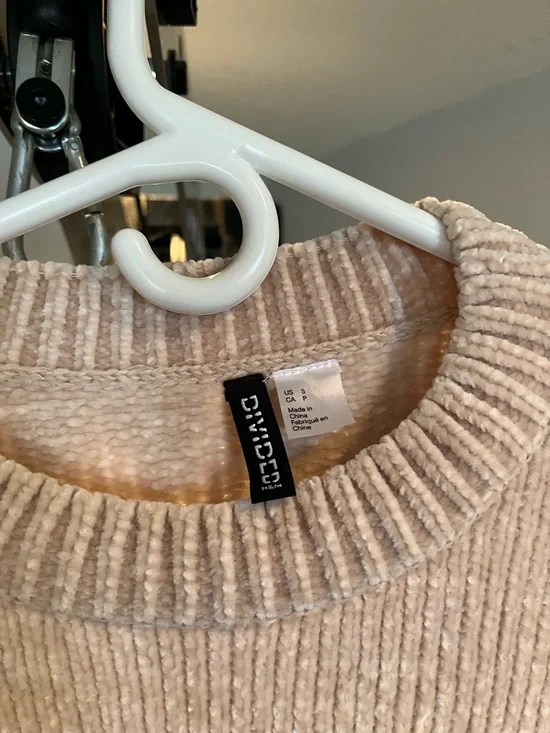 H&M Cream Ribbed Crewneck Sweater - Picture 3 of 4